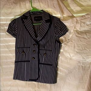 BCBG MAXAZARIA TOP OR JACKET